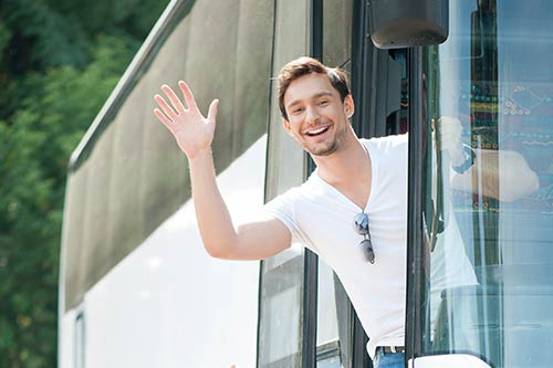 freundlicher Busfahrer